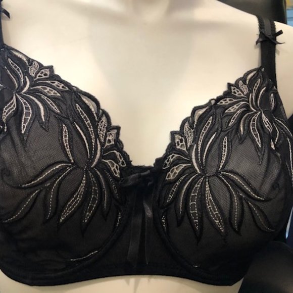 NWT MILLESIA LINGERIE M4920 CLASSIC BRA